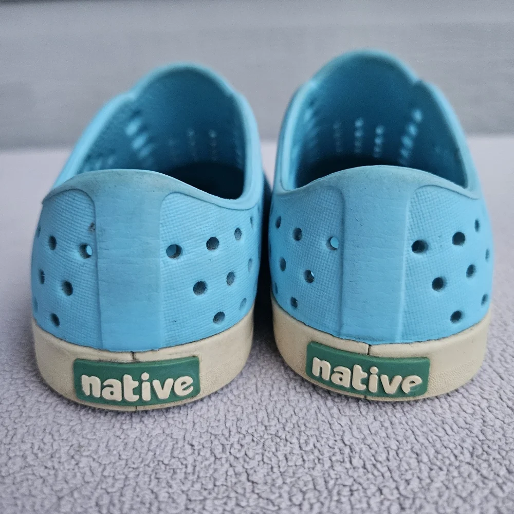 Native Jefferson Toddler SZ C8 Blue Bone Slip-On Water Shoes Unisex